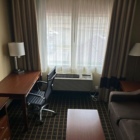 Quality Inn & Suites Bradford Eksteriør billede