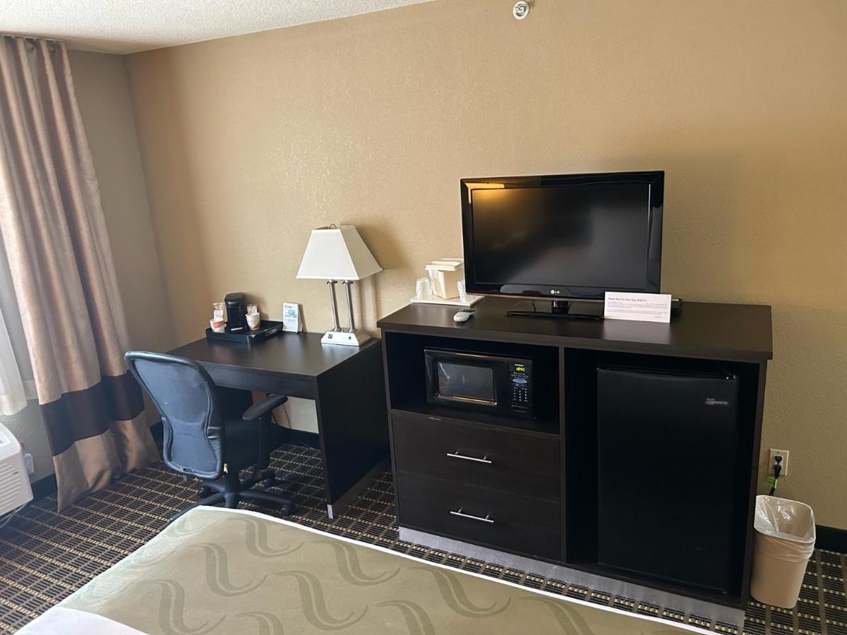 Quality Inn & Suites Bradford Eksteriør billede