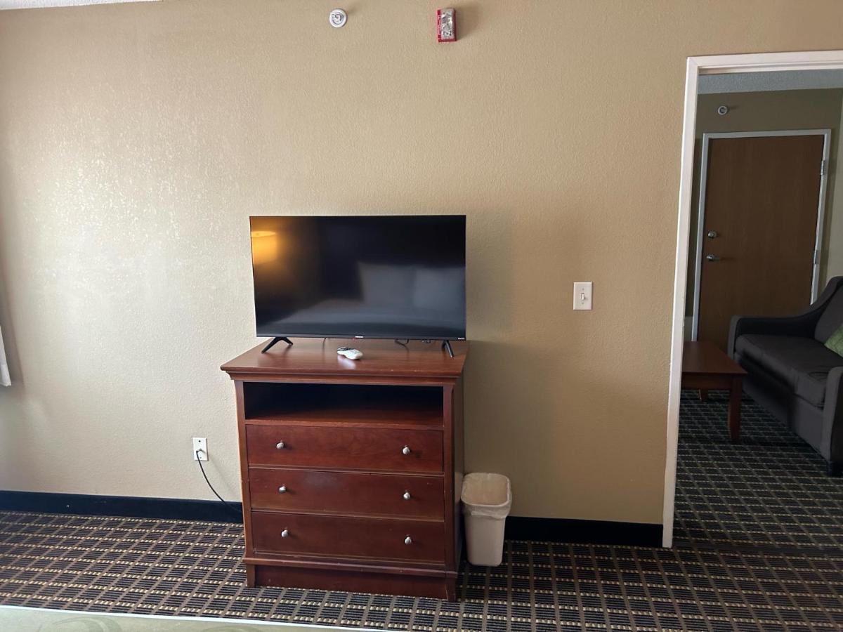Quality Inn & Suites Bradford Eksteriør billede
